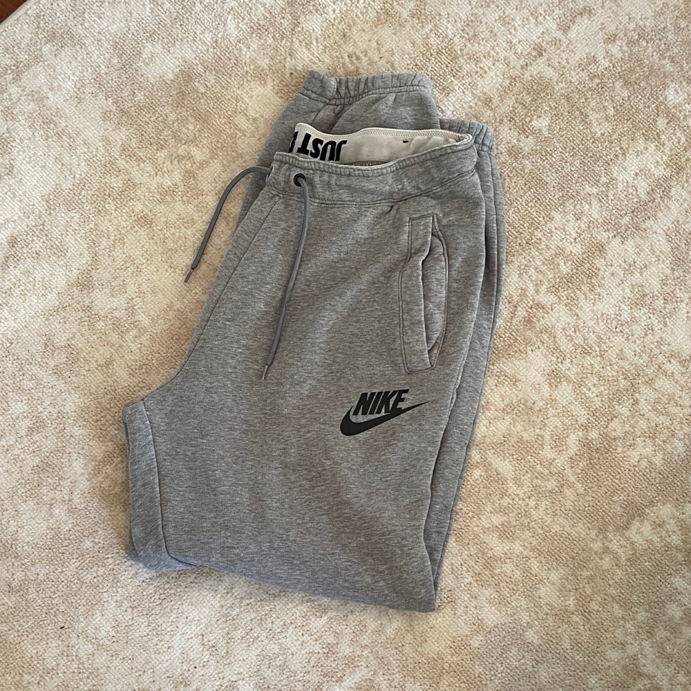 Nike Men's Gray Sweatpants
